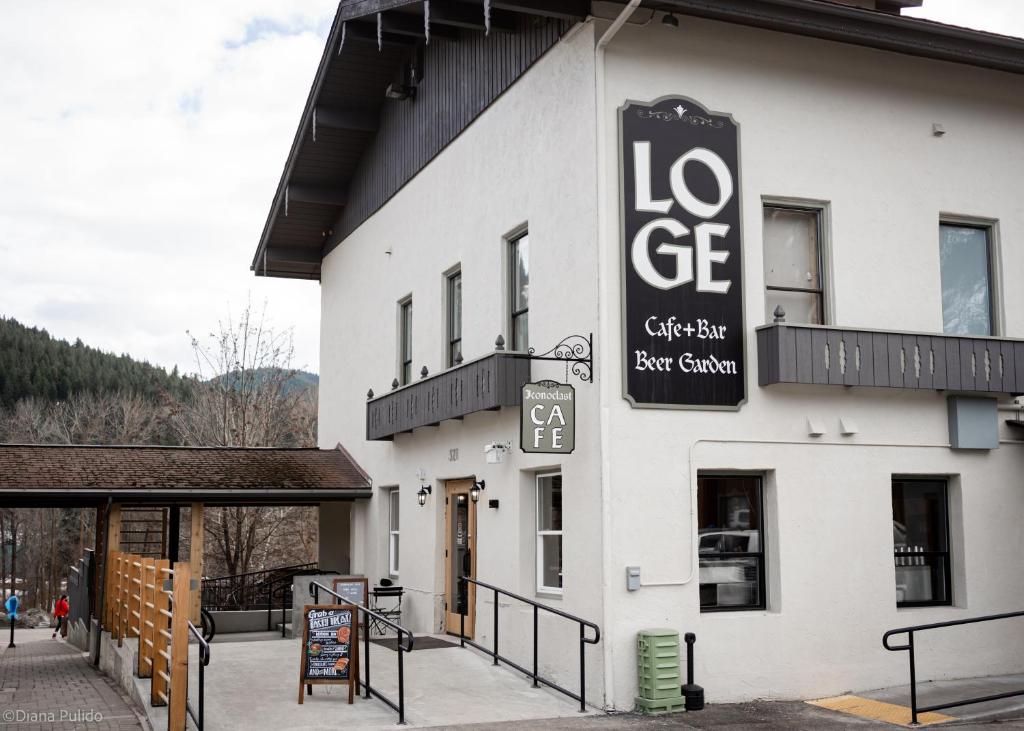 LOGE Leavenworth Downtown Main image 1